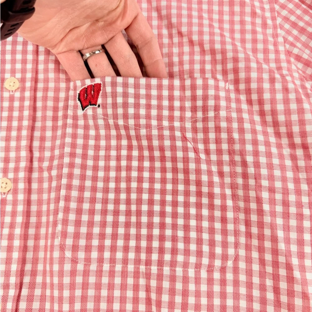 Wisconsin Badgers Button Down Size XL NWT - Picture 2 of 10